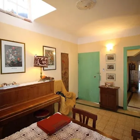 Casa Torre Nel Cuore Di דירה לוקה